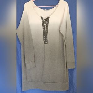 Charlotte Russe Umbre Color Olive to Cream Long Sleeved Unhemmed Open Neck Tunic